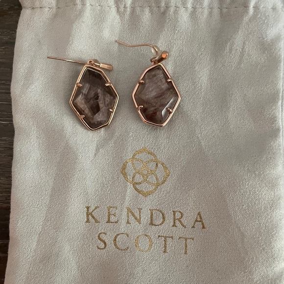 Kendra Scott Earrings - Picture 1 of 4
